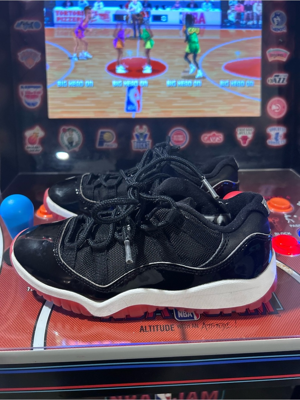 Jordan XI low 11